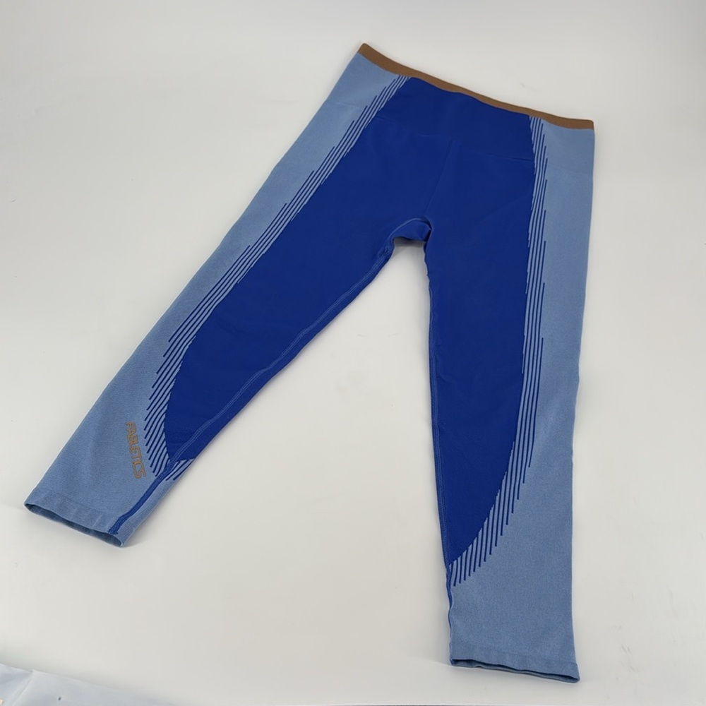 Fabletics Blue Set - Picture 8 of 11